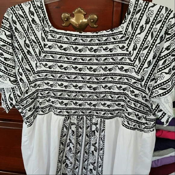 NWOT Woman's Tunic Size 1X - Picture 4 of 5